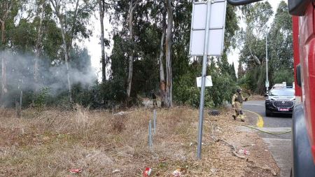 الجليل الغربي : سقوط طائرة مسيرة وحريق في منطقة مفتوحة.